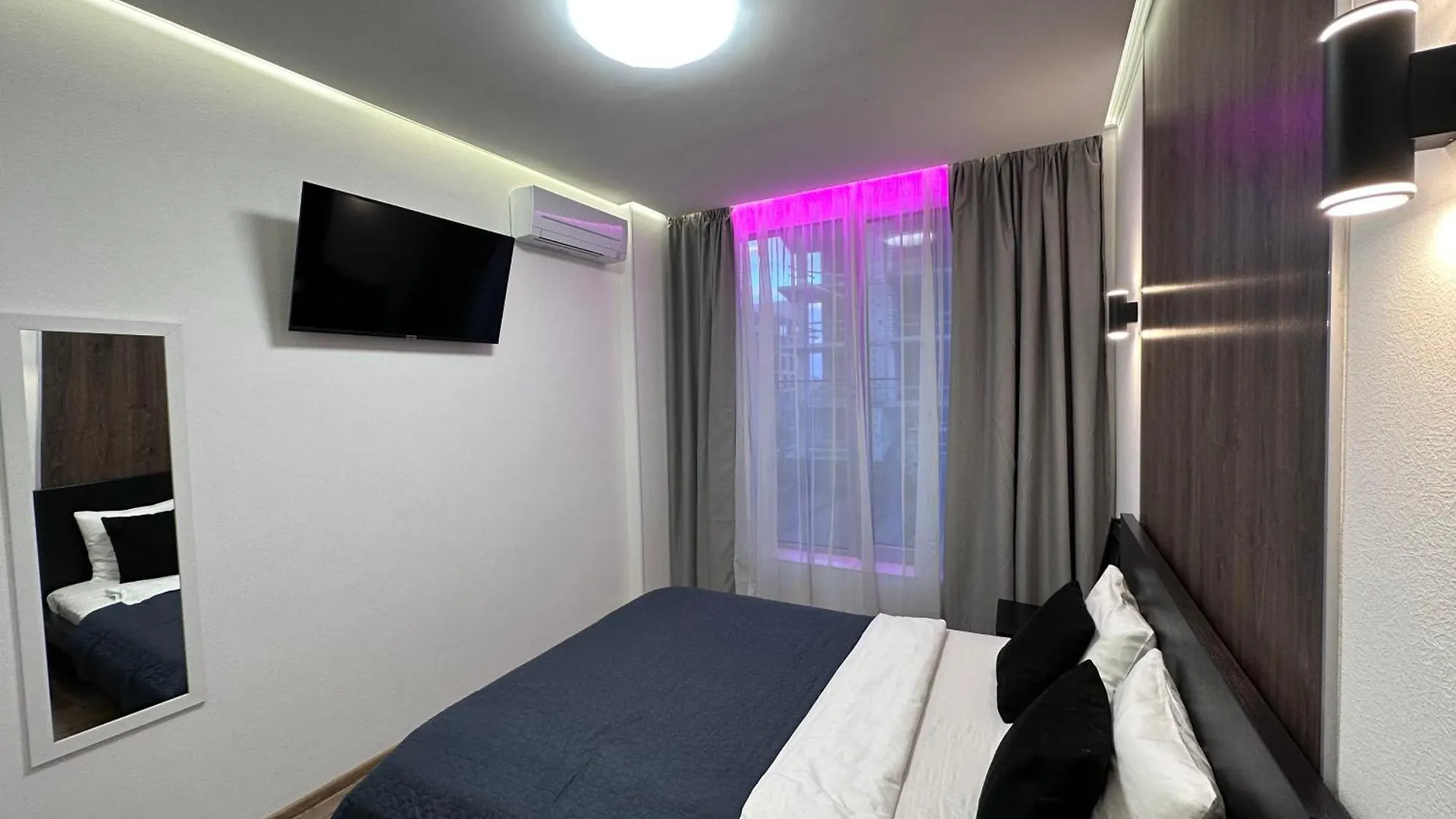Rybalsky Studio Apartment Dnipro View Kiev